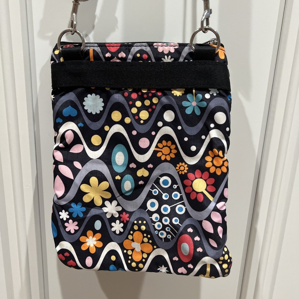LeSportsac Kasey Moonflower Pattern Crossbody Bag Black‎ Floral Polyester Artsy - Picture 3 of 11